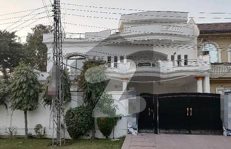 Corner House Of 24 Marla For rent In Marghzar Officers Colony