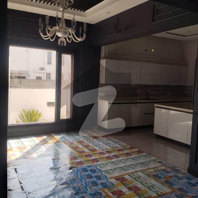 *BANGLOW FOR SELL* *DHA PHASE 8* *NEAR CREEK VISTA*