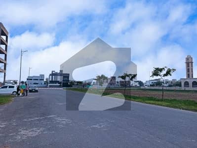 اتحاد ٹاؤن فیز 1 - پریمیئر انکلیو اتحاد ٹاؤن فیز ١,اتحاد ٹاؤن,رائیونڈ روڈ,لاہور میں 1 کنال رہائشی پلاٹ 4.5 کروڑ میں برائے فروخت۔