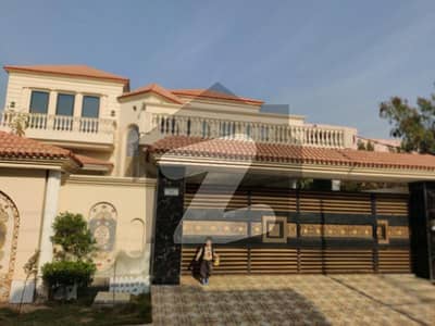 1 KANAL SPANISH HOUSE FOR SALE