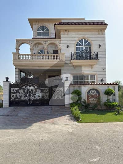 ڈی ایچ اے فیز 8 - بلاک زیڈ 6 ڈی ایچ اے فیز 8,ڈیفنس (ڈی ایچ اے),لاہور میں 4 کمروں کا 7 مرلہ مکان 3.45 کروڑ میں برائے فروخت۔ ڈی ایچ اے فیز 8 - بلاک زیڈ 6 ڈی ایچ اے فیز 8,ڈیفنس (ڈی ایچ اے),لاہور میں 4 کمروں کا 7 مرلہ مکان 3.45 کروڑ میں برائے فروخت۔