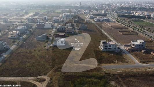 Prime Location 5 Marla Residential Plot For sale In Sialkot Bypass