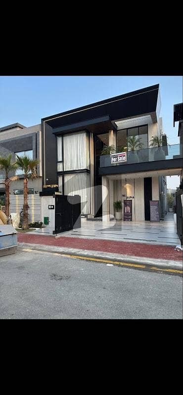 پارک ویو سٹی لاہور میں 5 کمروں کا 10 مرلہ مکان 3.8 کروڑ میں برائے فروخت۔