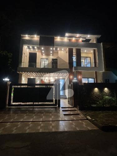 سٹی ہاؤسنگ سوسائٹی - بلاک سی سٹی ہاؤسنگ سوسائٹی,سیالکوٹ میں 5 کمروں کا 10 مرلہ مکان 4.5 کروڑ میں برائے فروخت۔ سٹی ہاؤسنگ سوسائٹی - بلاک سی سٹی ہاؤسنگ سوسائٹی,سیالکوٹ میں 5 کمروں کا 10 مرلہ مکان 4.5 کروڑ میں برائے فروخت۔