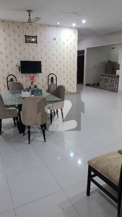 گلستانِِ جوہر ۔ بلاک 12 گلستانِ جوہر,کراچی میں 6 کمروں کا 10 مرلہ مکان 5.7 کروڑ میں برائے فروخت۔