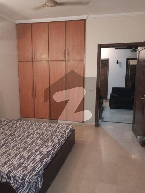 کینٹ لاہور میں 3 کمروں کا 10 مرلہ بالائی پورشن 1.2 لاکھ میں کرایہ پر دستیاب ہے۔ کینٹ لاہور میں 3 کمروں کا 10 مرلہ بالائی پورشن 1.2 لاکھ میں کرایہ پر دستیاب ہے۔