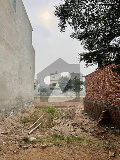 پارک ویو سٹی لاہور میں 5 مرلہ رہائشی پلاٹ 54.5 لاکھ میں برائے فروخت۔