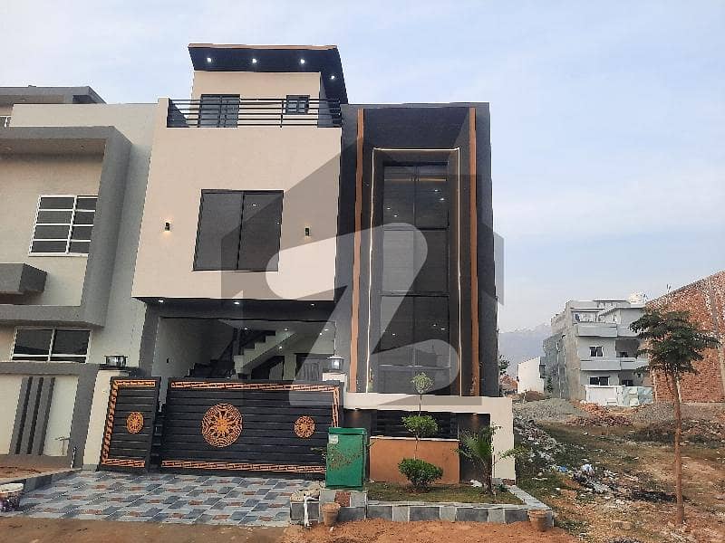 HOUSE AVAILABLE FOR SALE HOUSE AVAILABLE FOR SALE