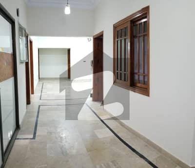 ڈی ایچ اے فیز 5 ڈی ایچ اے ڈیفینس,کراچی میں 4 کمروں کا 1 کنال بالائی پورشن 2.5 لاکھ میں کرایہ پر دستیاب ہے۔