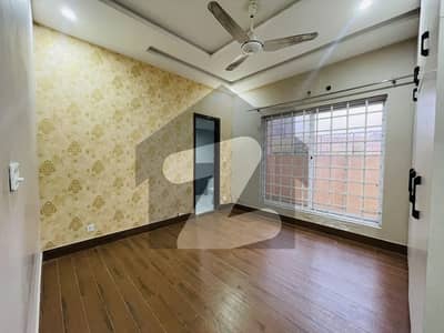 بحریہ ٹاؤن فیز 8 بحریہ ٹاؤن راولپنڈی,راولپنڈی میں 2 کمروں کا 10 مرلہ زیریں پورشن 45.0 ہزار میں کرایہ پر دستیاب ہے۔