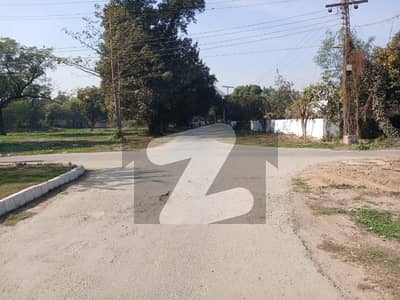 بریج کالونی کینٹ,لاہور میں 1 کنال رہائشی پلاٹ 9.0 کروڑ میں برائے فروخت۔