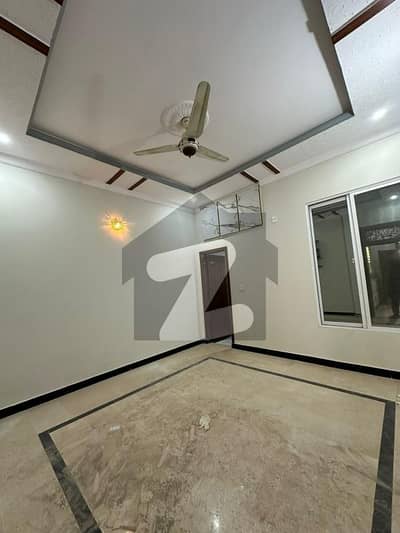 بنی گالہ اسلام آباد میں 2 کمروں کا 6 مرلہ زیریں پورشن 35.0 ہزار میں کرایہ پر دستیاب ہے۔