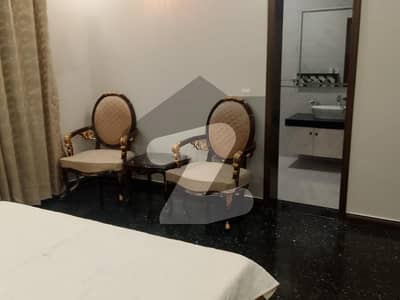 ڈی ایچ اے فیز 4 ڈیفنس (ڈی ایچ اے),لاہور میں 5 کمروں کا 1 کنال مکان 2.5 لاکھ میں کرایہ پر دستیاب ہے۔