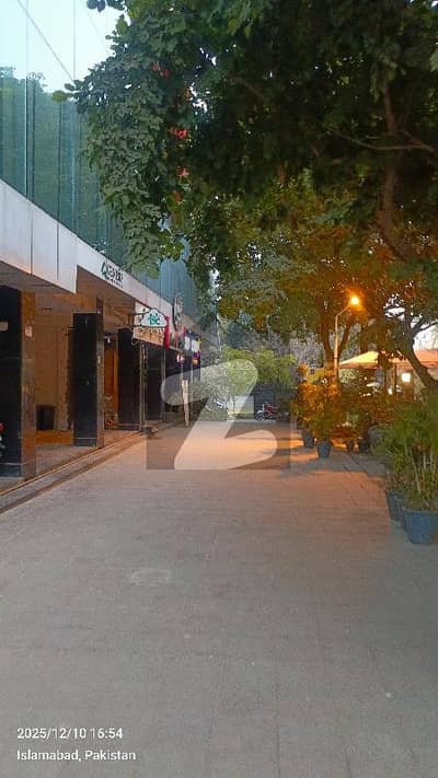 Beautiful unit for rent in f-7 front open