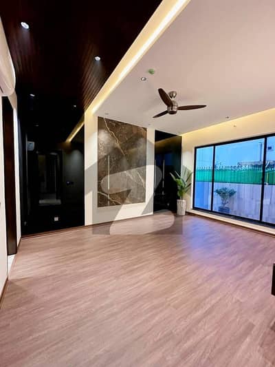 ڈی ایچ اے فیز 7 ڈیفنس (ڈی ایچ اے),لاہور میں 5 کمروں کا 1 کنال مکان 2.8 لاکھ میں کرایہ پر دستیاب ہے۔