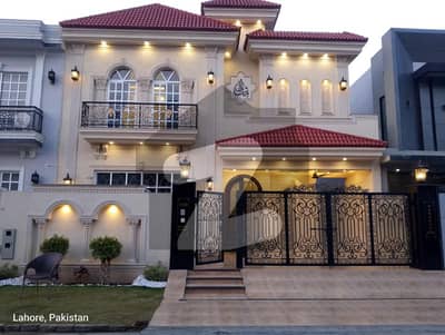 پیراگون سٹی لاہور میں 5 کمروں کا 10 مرلہ مکان 5.6 کروڑ میں برائے فروخت۔