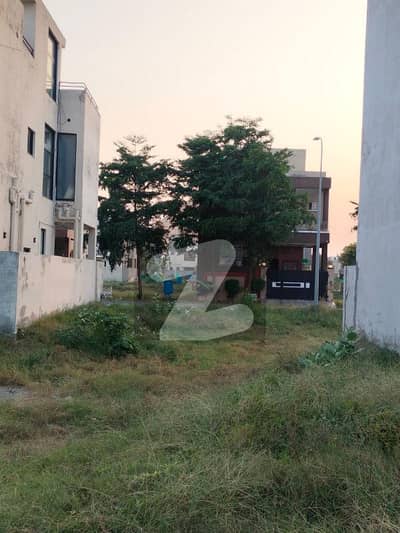 ڈی ایچ اے 9 ٹاؤن ڈیفنس (ڈی ایچ اے),لاہور میں 5 مرلہ رہائشی پلاٹ 1.08 کروڑ میں برائے فروخت۔