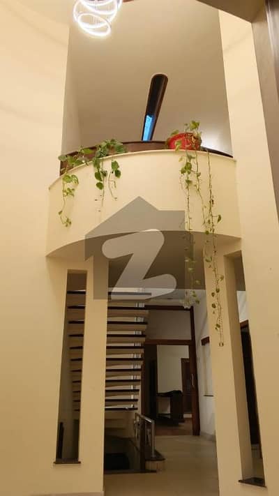 ڈی ایچ اے فیز 6 ڈی ایچ اے ڈیفینس,کراچی میں 6 کمروں کا 1 کنال مکان 16.5 کروڑ میں برائے فروخت۔