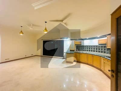 گلبرگ لاہور میں 6 کمروں کا 1 کنال مکان 4.0 لاکھ میں کرایہ پر دستیاب ہے۔ گلبرگ لاہور میں 6 کمروں کا 1 کنال مکان 4.0 لاکھ میں کرایہ پر دستیاب ہے۔