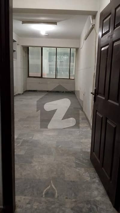 کمرشل مارکیٹ راولپنڈی میں 1 کمرے کا 2 مرلہ دفتر 45.0 ہزار میں کرایہ پر دستیاب ہے۔