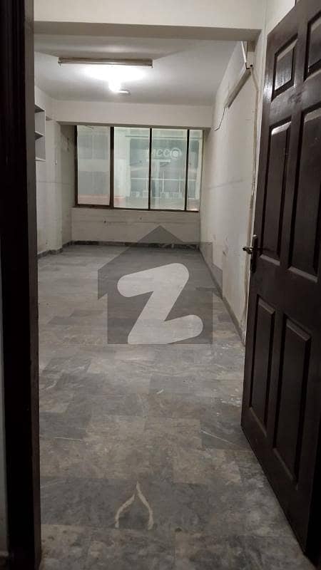 کمرشل مارکیٹ راولپنڈی میں 1 کمرے کا 2 مرلہ دفتر 45.0 ہزار میں کرایہ پر دستیاب ہے۔ کمرشل مارکیٹ راولپنڈی میں 1 کمرے کا 2 مرلہ دفتر 45.0 ہزار میں کرایہ پر دستیاب ہے۔