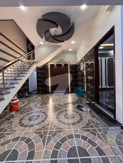 LUXURIOUS 240 SQ YARDS GROUND PLUS ONE HOUSE FOR SALE IN GWALIOR SOCIETY, 3 BED DD ON GRIUND 3 BED DD ON FORST FLOOR