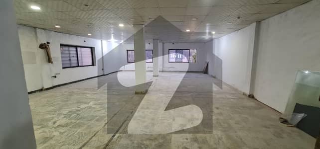 سیٹلائٹ ٹاؤن - 6 ویں روڈ سیٹیلائیٹ ٹاؤن - بلاک ڈی,سیٹیلائیٹ ٹاؤن,راولپنڈی میں 5 مرلہ دفتر 1.2 لاکھ میں کرایہ پر دستیاب ہے۔