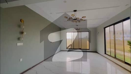 5 Bedrooms Luxurious Villa for RENT, Near Main Entrance of Bahria Town.