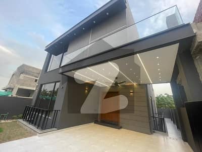 ڈی ایچ اے فیز 6 ڈیفنس (ڈی ایچ اے),لاہور میں 4 کمروں کا 10 مرلہ مکان 4.75 کروڑ میں برائے فروخت۔