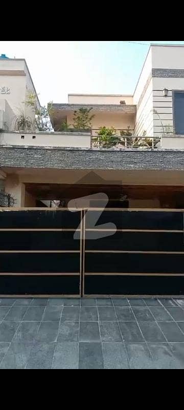 ڈی سی کالونی گوجرانوالہ میں 5 کمروں کا 1 کنال مکان 6.0 کروڑ میں برائے فروخت۔