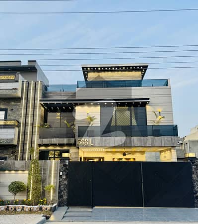 الرحمان گارڈن فیز 2 الرحمان گارڈن,لاہور میں 5 کمروں کا 10 مرلہ مکان 4.88 کروڑ میں برائے فروخت۔ الرحمان گارڈن فیز 2 الرحمان گارڈن,لاہور میں 5 کمروں کا 10 مرلہ مکان 4.88 کروڑ میں برائے فروخت۔