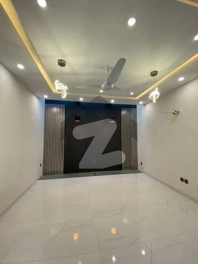 272sq yd 5 Bedrooms Luxury Villa is Available FOR RENT. 6km from Entrance of BTK. 5 Bed DDL 2 Kitchens 272sq yd 5 Bedrooms Luxury Villa is Available FOR RENT. 6km from Entrance of BTK. 5 Bed DDL 2 Kitchens