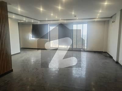 ڈی ایچ اے فیز 6 - مین بلیوارڈ ڈی ایچ اے فیز 6,ڈیفنس (ڈی ایچ اے),لاہور میں 4 مرلہ دفتر 65.0 ہزار میں کرایہ پر دستیاب ہے۔