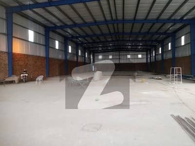 کہوٹہ ٹرائی اینگل انڈسٹریل ایریا اسلام آباد میں 4 کمروں کا 4 کنال گودام 12.0 لاکھ میں کرایہ پر دستیاب ہے۔