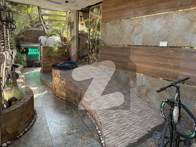 گارڈن ٹاؤن لاہور میں 2 کنال دفتر 7.5 لاکھ میں کرایہ پر دستیاب ہے۔