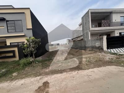 پارک ویو سٹی ۔ اوورسیز بلاک پارک ویو سٹی,لاہور میں 10 مرلہ رہائشی پلاٹ 84.5 لاکھ میں برائے فروخت۔ پارک ویو سٹی ۔ اوورسیز بلاک پارک ویو سٹی,لاہور میں 10 مرلہ رہائشی پلاٹ 84.5 لاکھ میں برائے فروخت۔