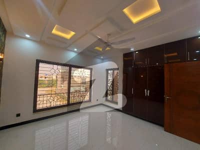 5 Marla House Available for rent in formanites housing scheme