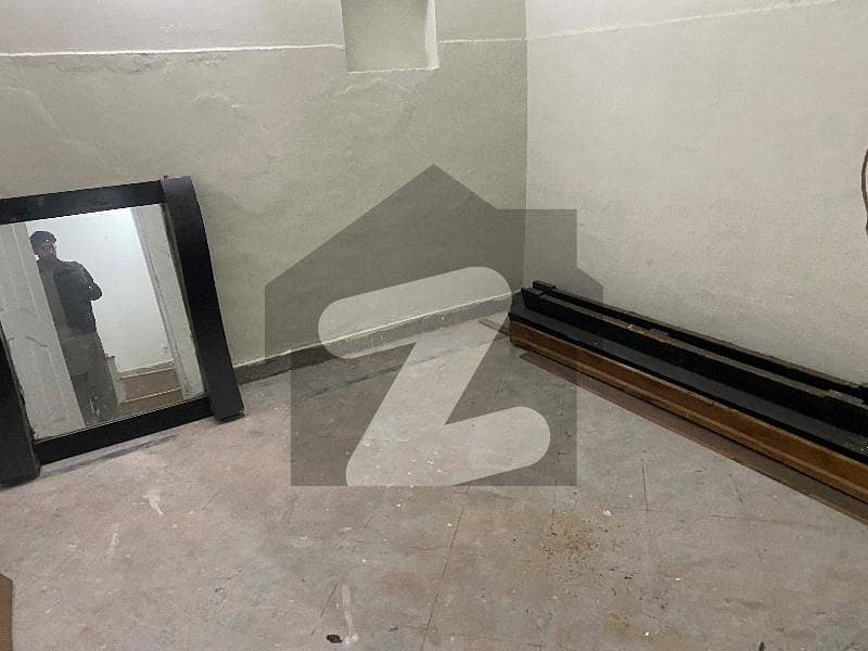 جی ۔ 11/3 جی ۔ 11,اسلام آباد میں 2 کمروں کا 3 مرلہ زیریں پورشن 40.0 ہزار میں کرایہ پر دستیاب ہے۔ جی ۔ 11/3 جی ۔ 11,اسلام آباد میں 2 کمروں کا 3 مرلہ زیریں پورشن 40.0 ہزار میں کرایہ پر دستیاب ہے۔