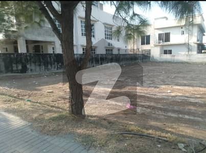 12.5 Marla Plot For Sale Near Masjid