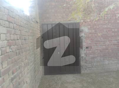 کاہنہ لاہور میں 1 کمرے کا 2 مرلہ گودام 15.5 لاکھ میں برائے فروخت۔