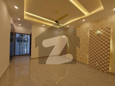 لیک سٹی میڈوز لاہور میں 3 کمروں کا 1 کنال بالائی پورشن 80.0 ہزار میں کرایہ پر دستیاب ہے۔