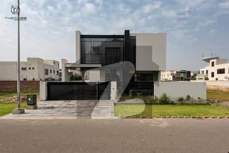 20 MARLA ELEGANT AND FULLY MAINTAINED SUPER HOT LOCATED BUNGALOW IS AVAILABLE IN THE BEST BLOCK OF DHA LAHORE.