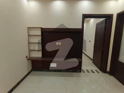 رحمان گارڈنز فیصل آباد میں 4 مرلہ مکان 2.0 کروڑ میں برائے فروخت۔