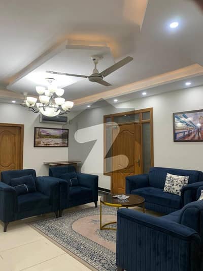 ایف ۔ 11 مرکز ایف ۔ 11,اسلام آباد میں 4 کمروں کا 17 مرلہ فلیٹ 3.0 لاکھ میں کرایہ پر دستیاب ہے۔