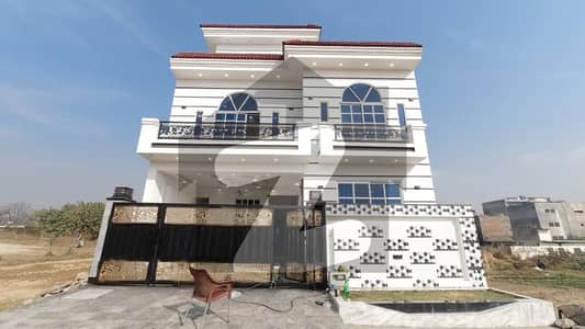 جی ۔ 15 اسلام آباد میں 4 کمروں کا 7 مرلہ مکان 3.5 کروڑ میں برائے فروخت۔