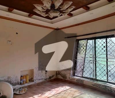 Spacious Upper Portion Is Available For Rent In Ideal Location Of Johar Town