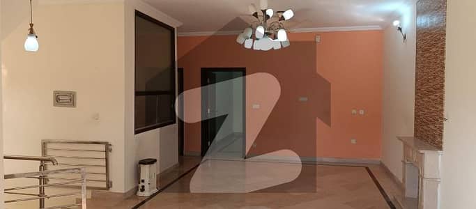 بحریہ ٹاؤن فیز 2 ایکسٹینشن بحریہ ٹاؤن راولپنڈی,راولپنڈی میں 4 کمروں کا 11 مرلہ مکان 4.2 کروڑ میں برائے فروخت۔