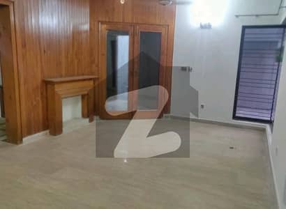 10 Marla House In DHA Phase 3 For Rent