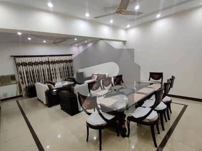 گارڈن ٹاؤن لاہور میں 3 کمروں کا 1 کنال مکان 2.5 لاکھ میں کرایہ پر دستیاب ہے۔