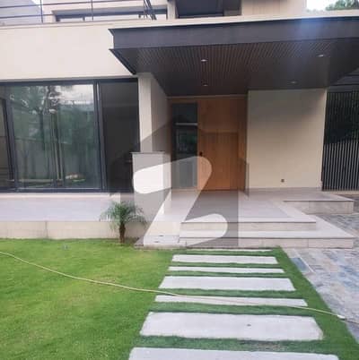 888 Square Yards House Ideally Situated In F-8